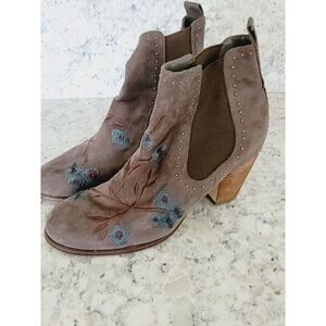 Crown Vintage Brown Embroidered Ankle Boots